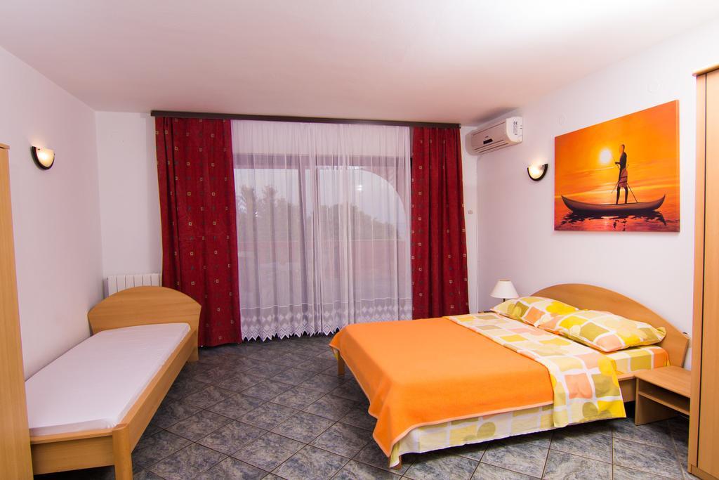 Apartmani Zuzic كرك الغرفة الصورة