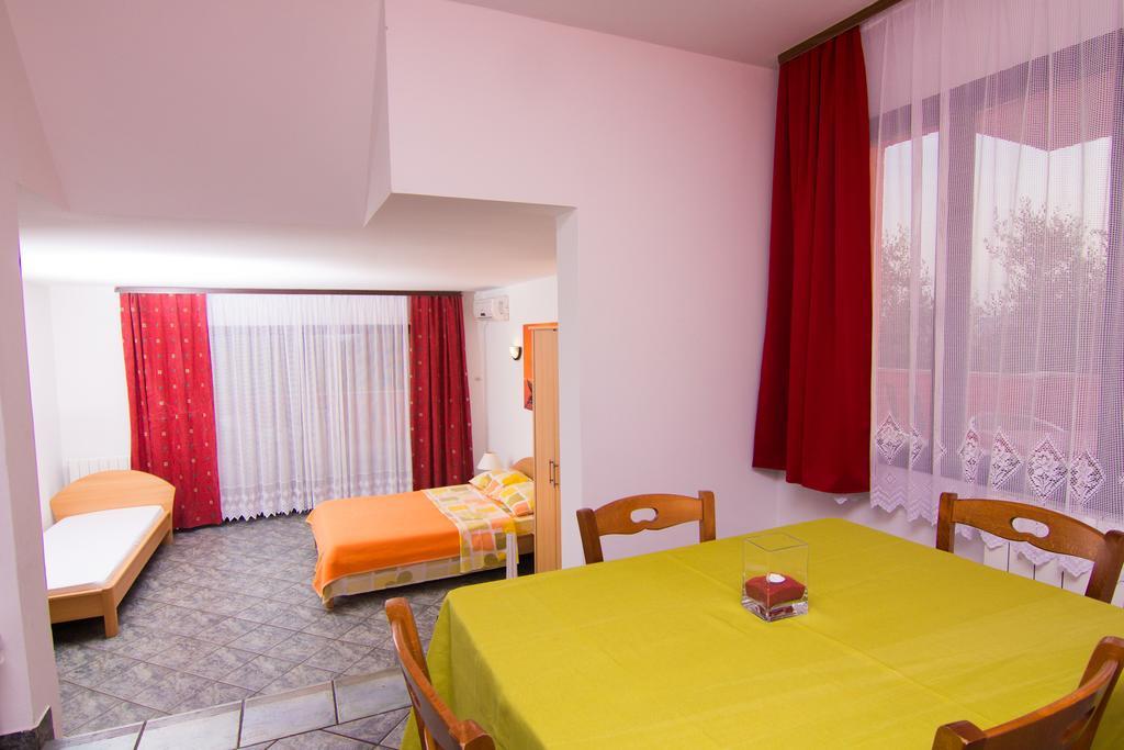Apartmani Zuzic كرك الغرفة الصورة
